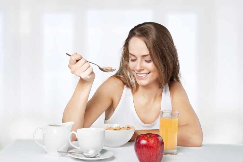 سلامت پوست و مو و خوردن صبحانه